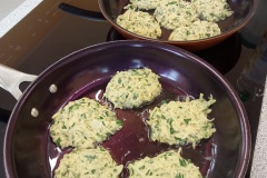 ...Wildkräuterpuffer - ein Gaumenschmaus der besonderer Art